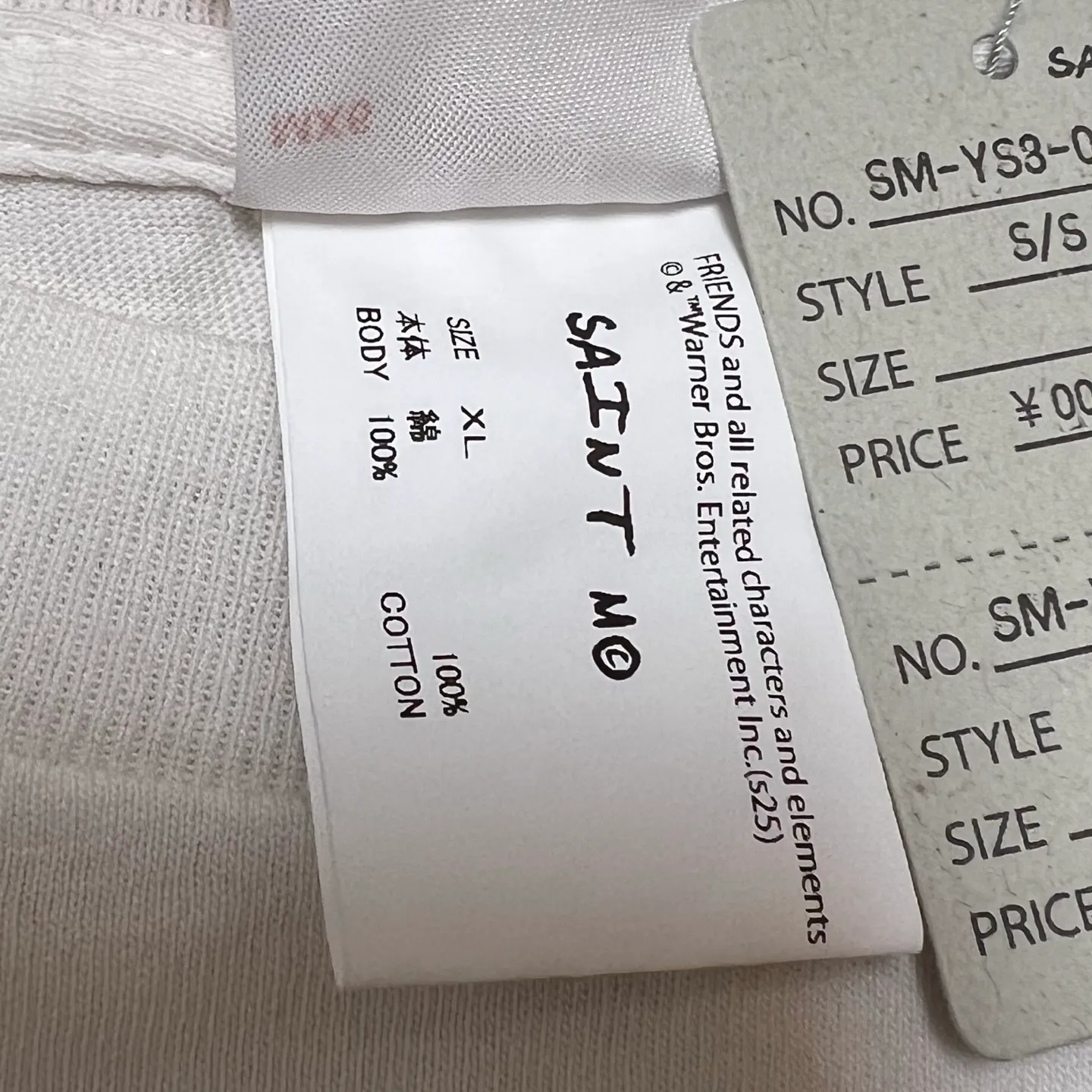 SAINT Mxxxxxx × FRIENDS FRD_SS TEE/FRIENDS/WHT American TV series Friends co-branded short-sleeves White stills TEE Beige S-XL Ready-made garments washed and distressed The top domestic printing factory God restored the correct accessories Friends co-branded wash mark Top purchasing level